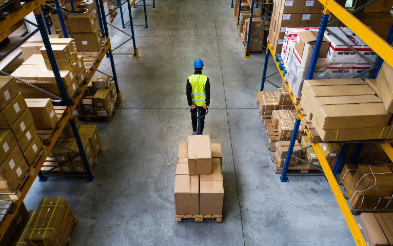 Magazzino efficiente: come la gestione delle risorse umane migliora organizzazione e produttività